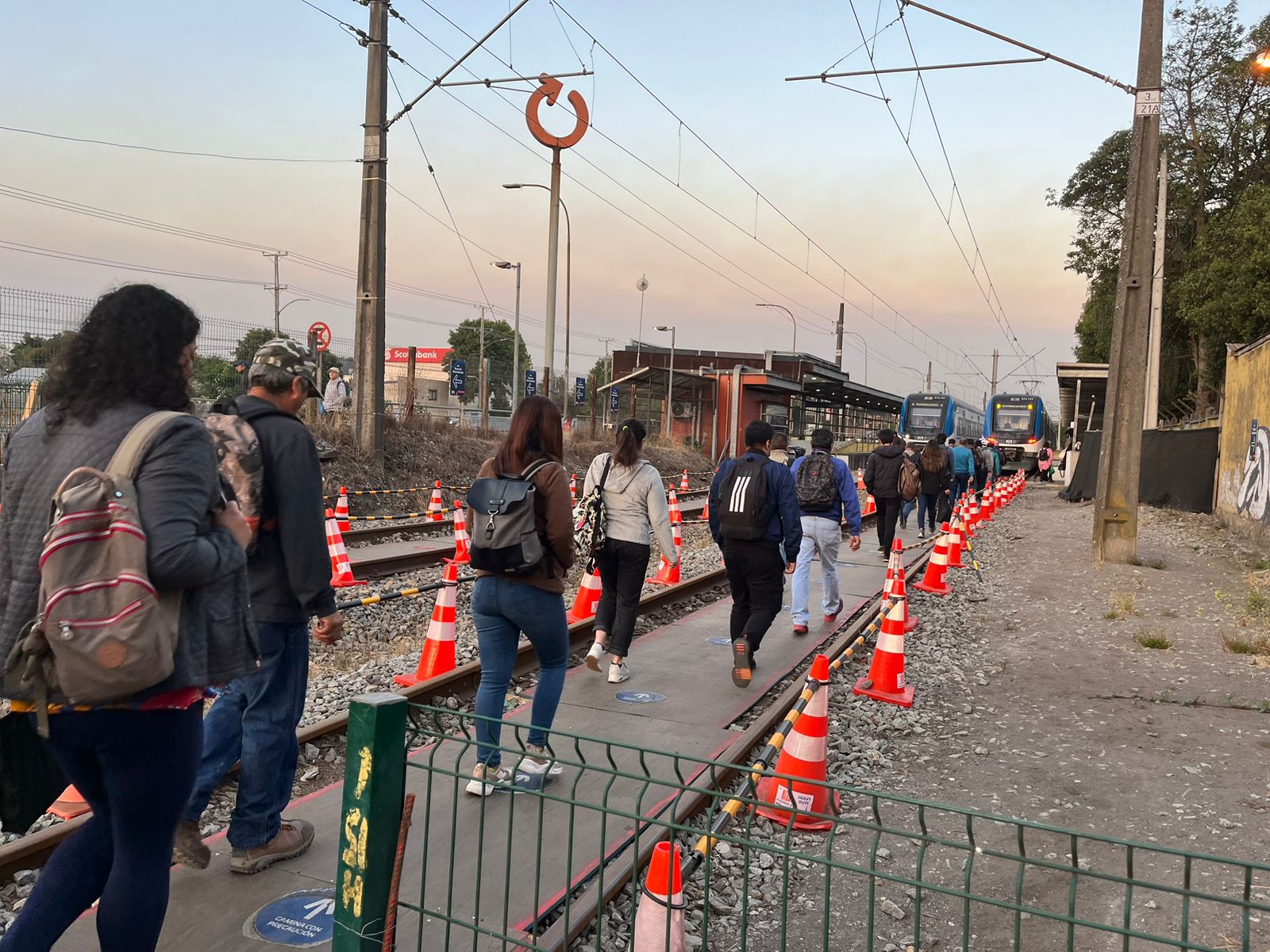 Marcha blanca inicia la prohibición vehicular por puentes sobre el río