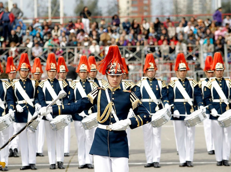 Parada Militar en Concepción convocó a cientos de visitantes en estas