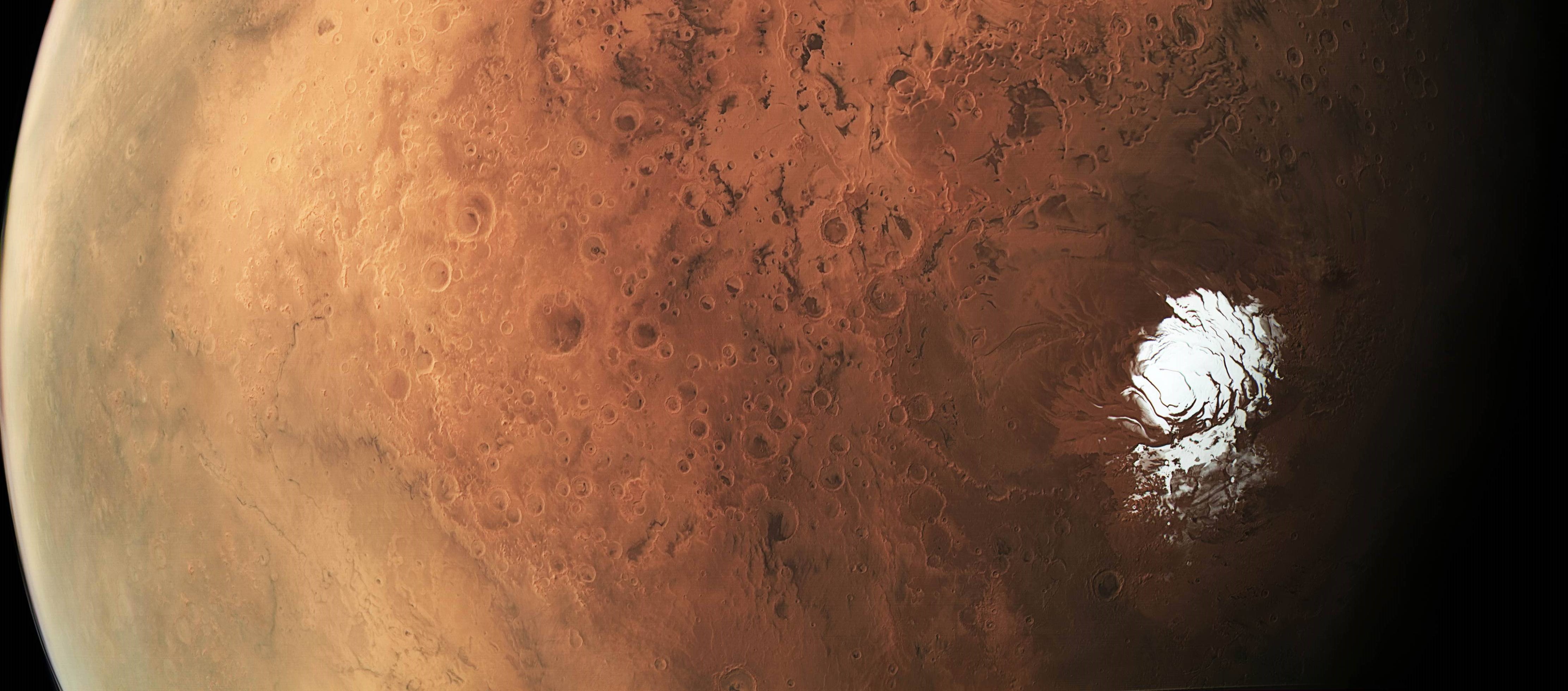 Время на марсе. Планета Марс НАСА поверхность. Марс Планета фото. Планета Марс снимки НАСА. Пятна на Южном полюсе Марса.