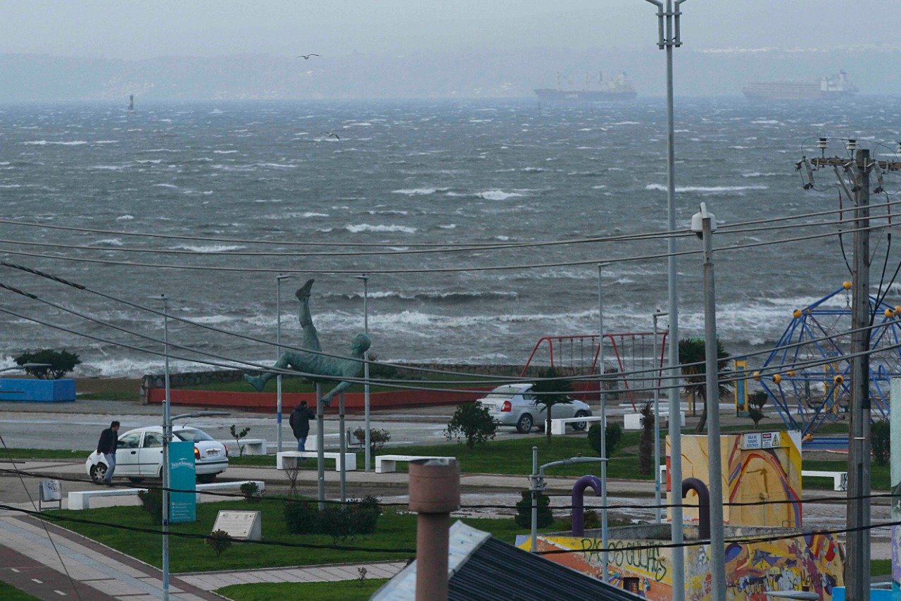 Armada anuncia marejadas con oleaje de hasta 4 metros Armada anuncia marejadas con oleaje de hasta 4 metros