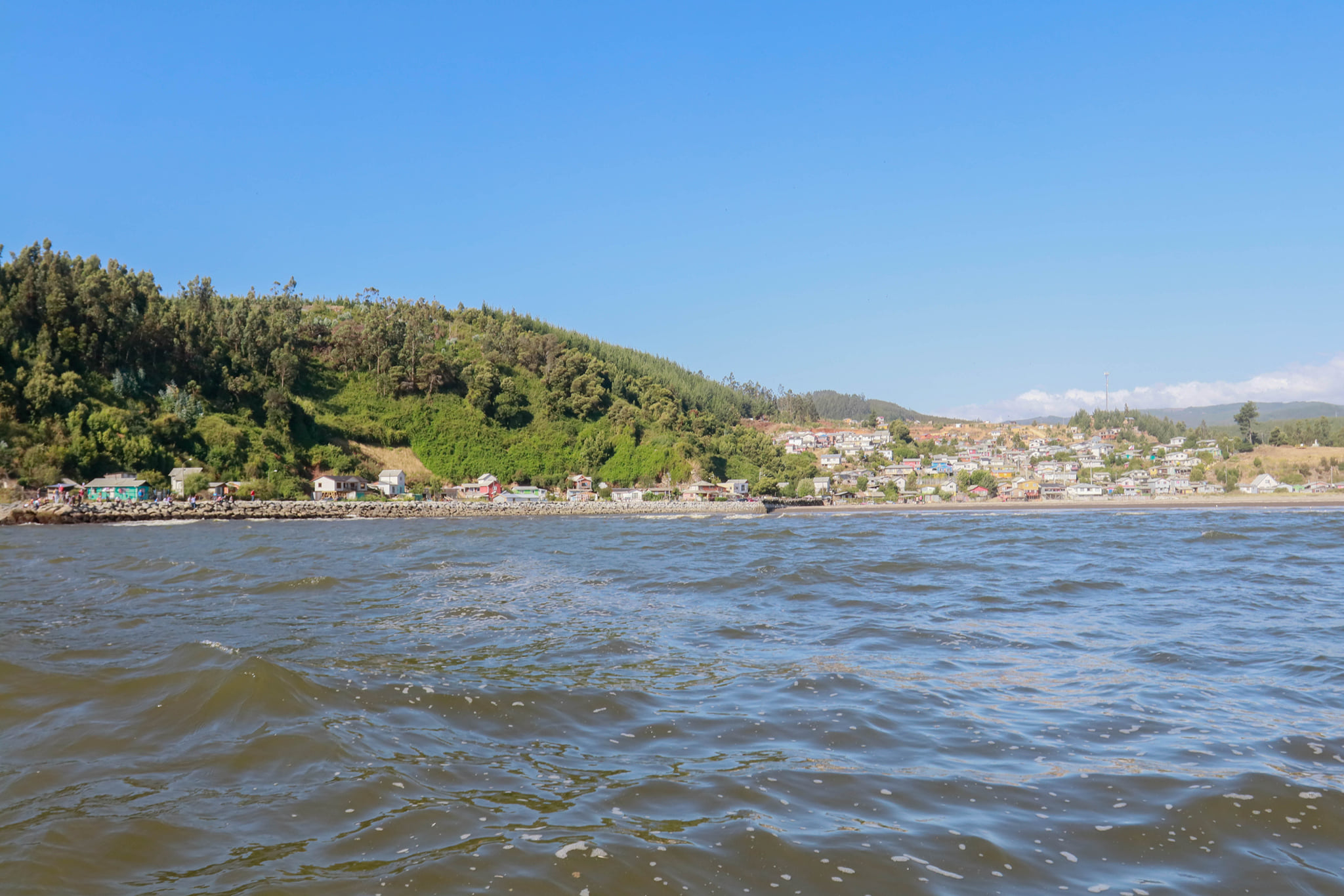 Mancha en Golfo de Arauco está impactando la economía local aún hay
