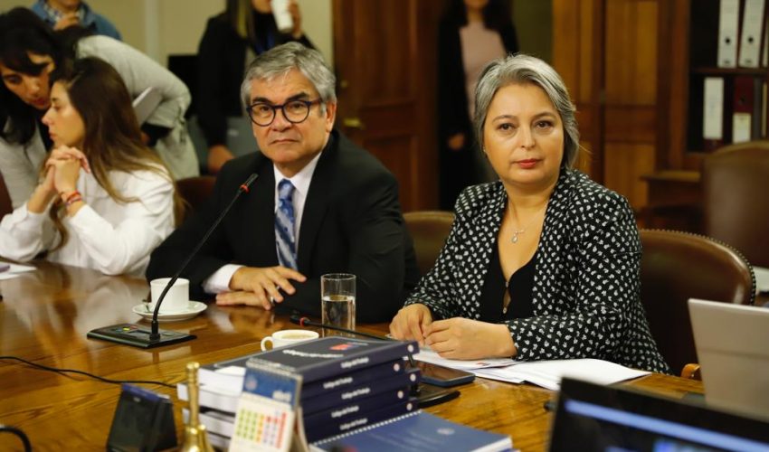 Gobierno presenta proyecto para subir el sueldo mínimo: alcanzaría 500 ...
