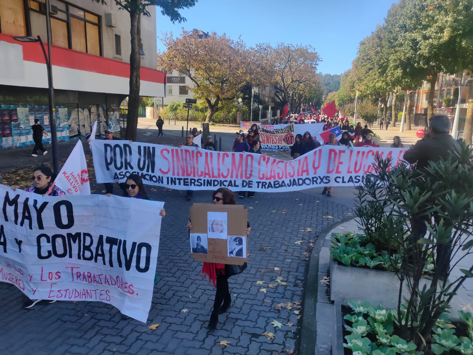 Casi 2 mil personas participaron en marchas por el Día del Trabajador ...