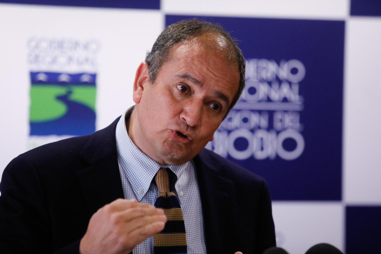 Rodrigo Díaz insiste en que traspasos a fundaciones de Bachelet y Polizzi no son irregulares