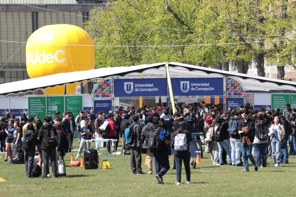 Así se vive la primera jornada de la Feria Puertas Abiertas UdeC 2024
